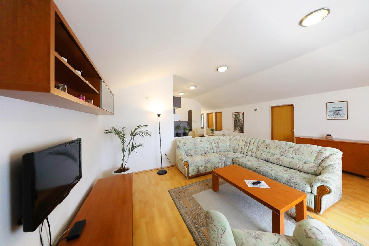 Ap Roko&Dina Apartment Nin Exterior photo